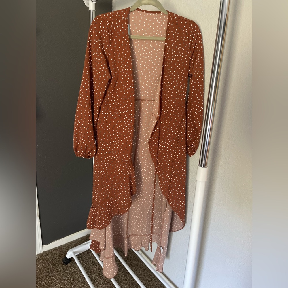🚨NWT. Brown long sleeve wrap dress with white polka dots. Small. Bellanblue - Picture 3 of 12
